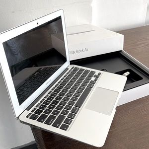 Mac Book Air 11.5